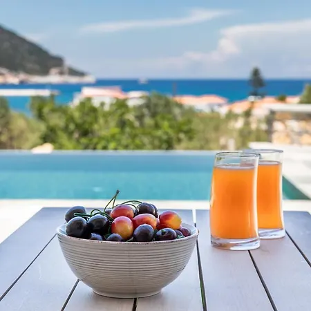 Kingstone * Skopelos Town