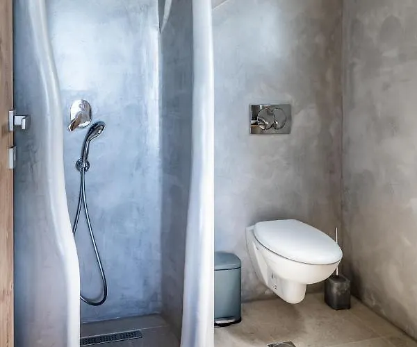 Kingstone * Skopelos stad