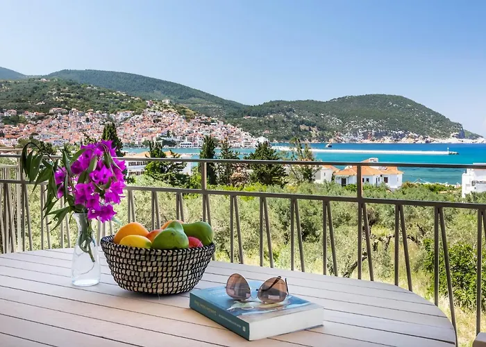 Kingstone Skopelos stad