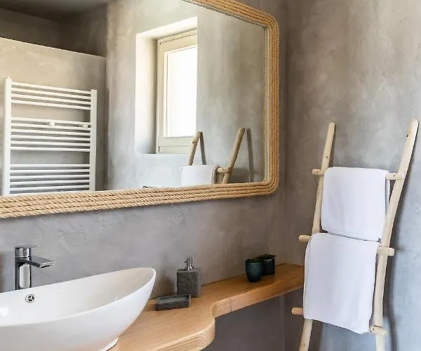 Kingstone * Skopelos stad