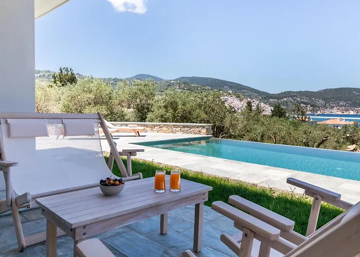 Kingstone * Skopelos stad